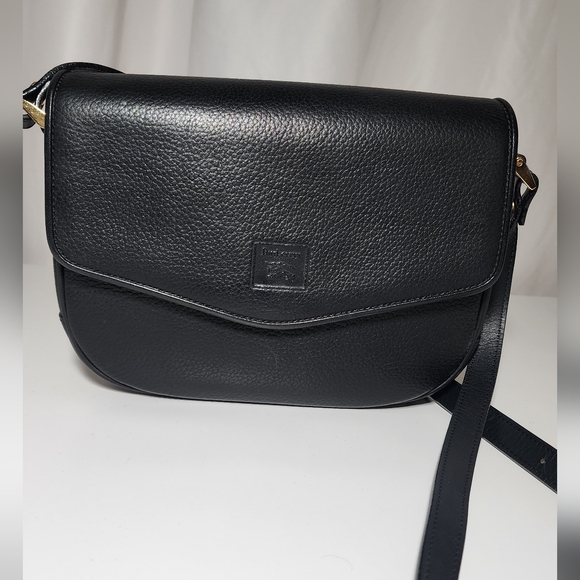 Burberry crossbody. Adjustable strap - Picture 1 of 12